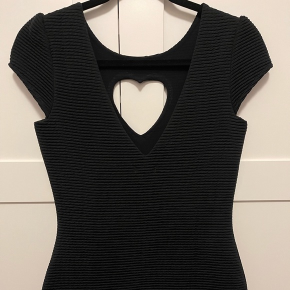Urban Outfitters heart cut out dress NWOT - Picture 5 of 6